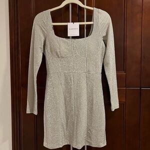 Glamorous Glittery Silver Long sleeve Mini dress Size small 💕 NWT
